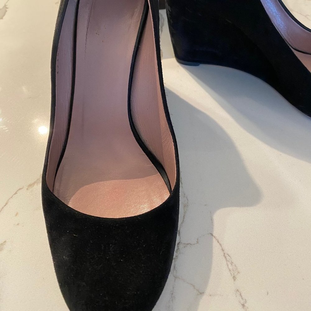 Gucci black suede wedges, sz 39, 3.5 in